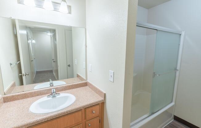 1 bed, 1 bath, 614 sqft, $1,390