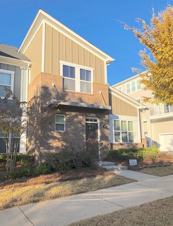 Beautiful 3 Bed End-Unit Townhome in Brightwalk!