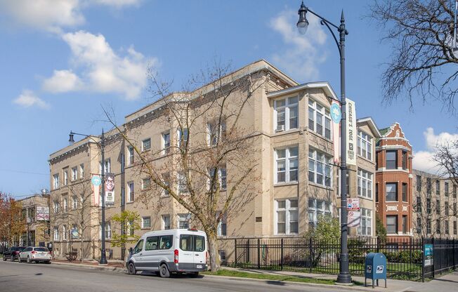 7600 North Sheridan Rd.