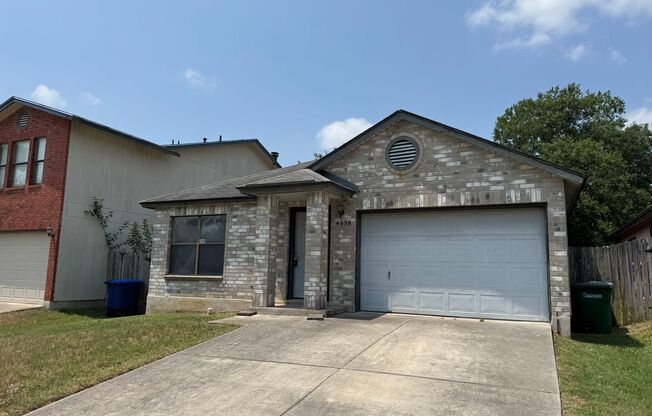 CUTE 3 BR HOME IN NEISD SCHOOLS WITH EASY ACCESS TO FT. SAM, RANDOLPH AFB, & SHOPPING