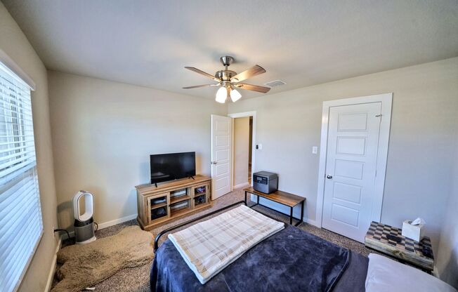 3 beds, 2 baths, $1,900