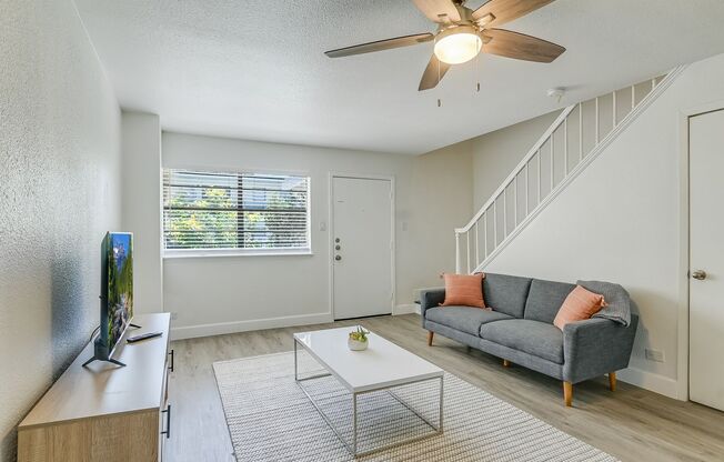 2 beds, 1.5 baths, 1,042 sqft, $1,450, Unit 115