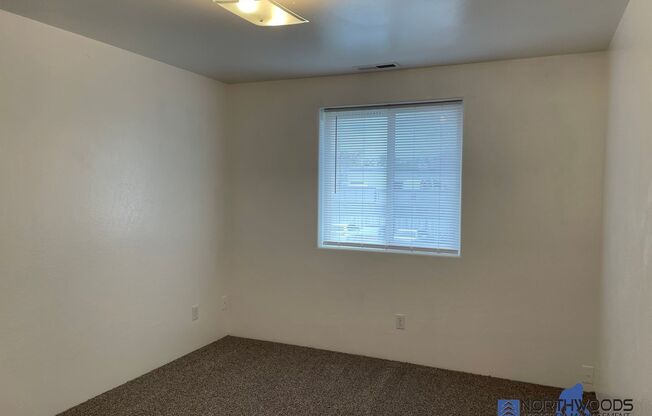 2 beds, 1 bath, $1,200, Unit # 6