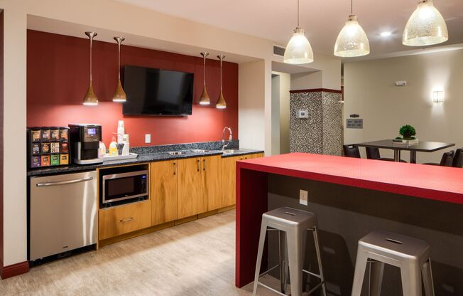 1 bed, 1 bath, 717 sqft, $1,675, Unit 406