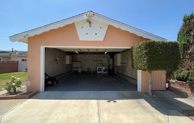 3 Bedroom 2 Bath Well Kept Traditional Home in Covina.
