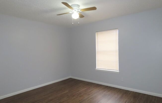 2 beds, 1 bath, $1,150