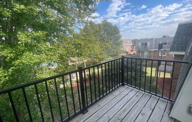 1 bed, 1 bath, 631 sqft, $1,060, Unit 1503-15