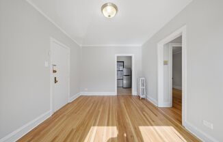 1 bed, 1 bath, 559 sqft, $2,250, Unit 2706-1GG
