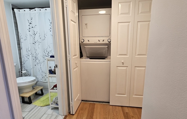 2 beds, 2 baths, 1,098 sqft, $3,100, Unit 416