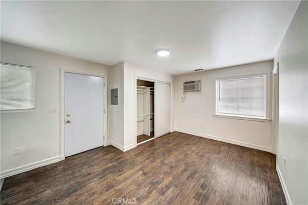 Studio, 1 bath, 300 sqft, $1,650