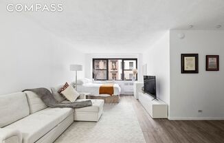 110 E 36 ST