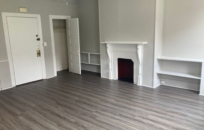1 bed, 1 bath, 700 sqft, $1,349, Unit 42-3