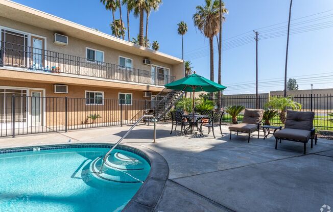 2 beds, 1 bath, 950 sqft, $2,195, Unit 3636-L