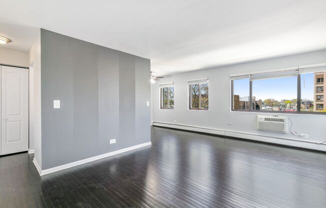1 bed, 1 bath, 595 sqft, $1,850, Unit 501