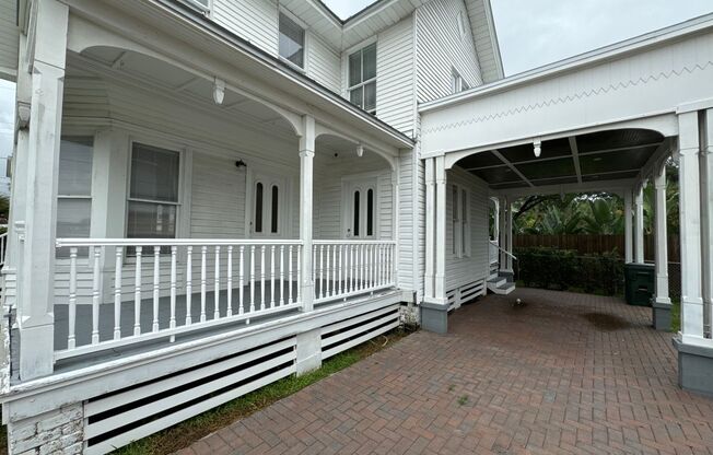 STUNNING Victorian-Style 4 Bedroom, 3 Bathroom DREAM HOME with Intercoastal Views!! MINUTES FROM THE BEACH!! (Lawn Care Included!!)