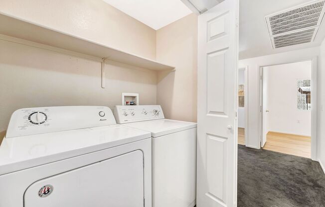 3 beds, 2 baths, $1,600, Unit # 176