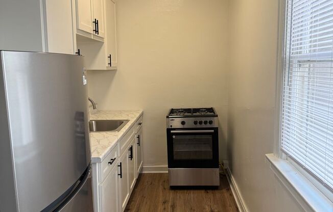 Studio, 1 bath, 325 sqft, $1,495, Unit 34