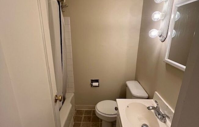 Studio, 1 bath, 450 sqft, $995