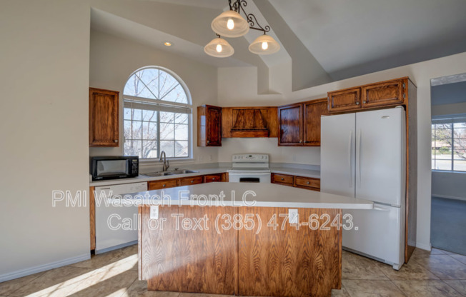 794 E SAVANNAH CT