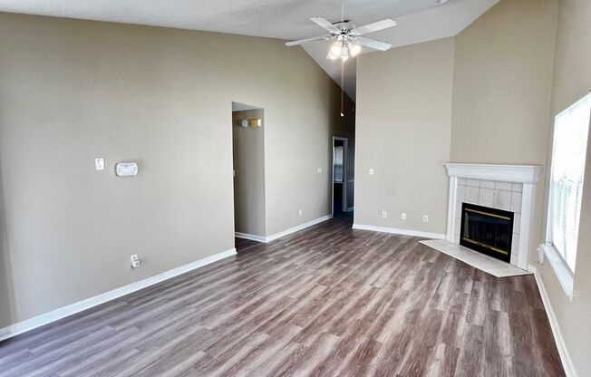 2 Bed/ 2 Bath With Large Back Deck