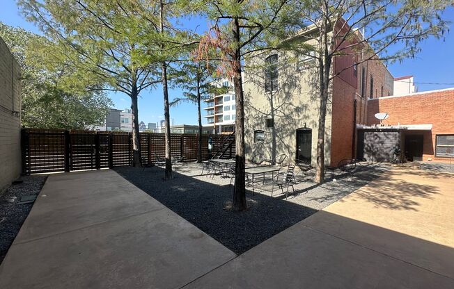 Studio, 1 bath, 1,100 sqft, $1,595, Unit 2011