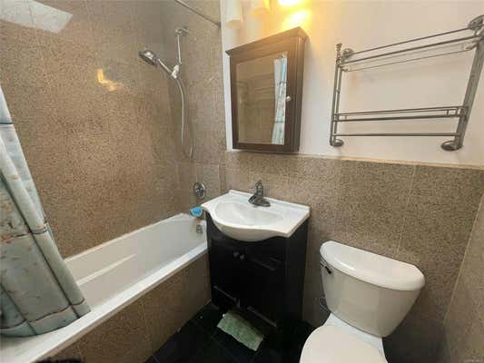 3 beds, 1 bath, 1,000 sqft, $2,800