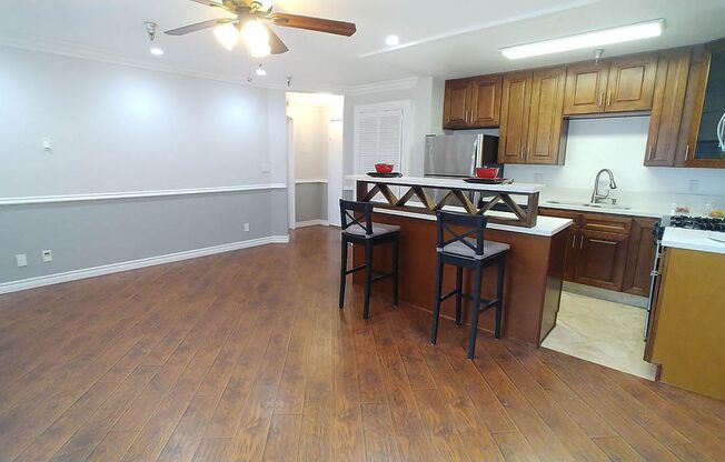 2 beds, 2 baths, 940 sqft, $2,895, Unit 406