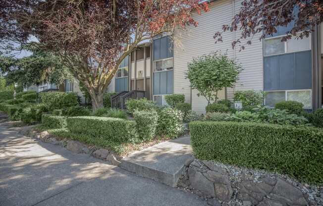 a view of the exterior of the building at Foster Creek apartments in Tukwila