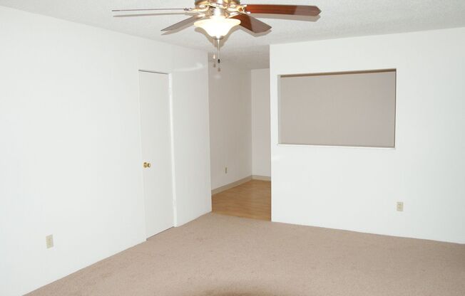 2 beds, 1 bath, 900 sqft, $980, Unit 09970-C
