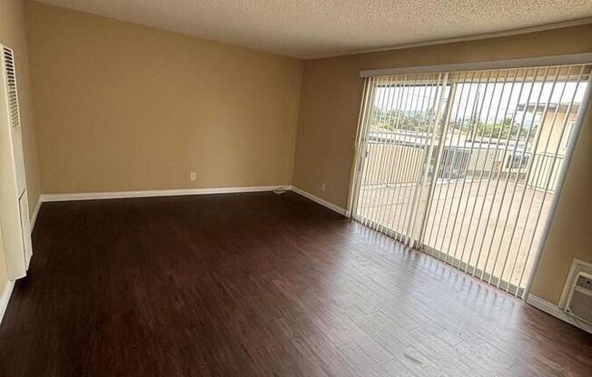 808 N AZUSA AVE