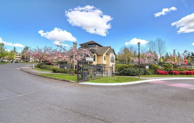 Puyallup Apartments- Deer Creek Apartments- exterior