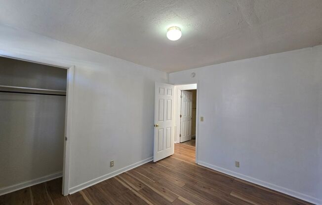 3 beds, 1 bath, $1,250