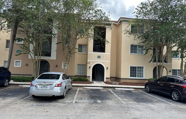 2 Bedroom Condo in Aventine - Miramar