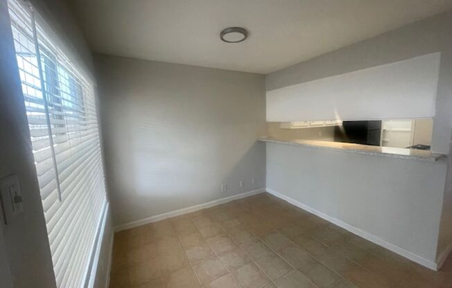 3 beds, 2 baths, 1,256 sqft, $1,550, Unit 07-0702 WD
