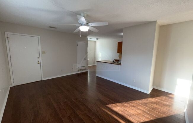 2 beds, 1 bath, $795, Unit 810 N. 5th St Unit B