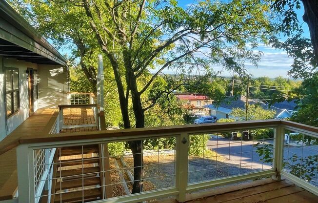 2 beds, 1 bath, $3,850, Unit B