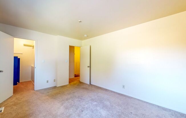 2 beds, 1 bath, $2,300