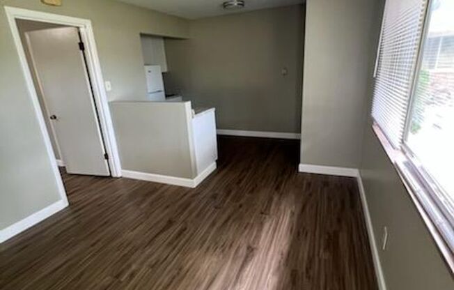 1 bed, 1 bath, 400 sqft, $625, Unit 01