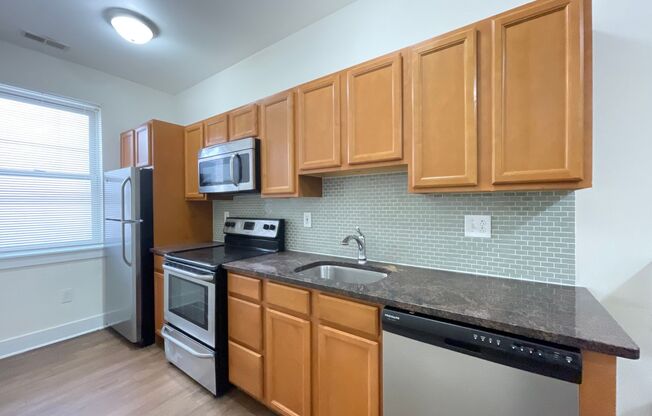3 beds, 3 baths, $1,750, Unit Unit 22