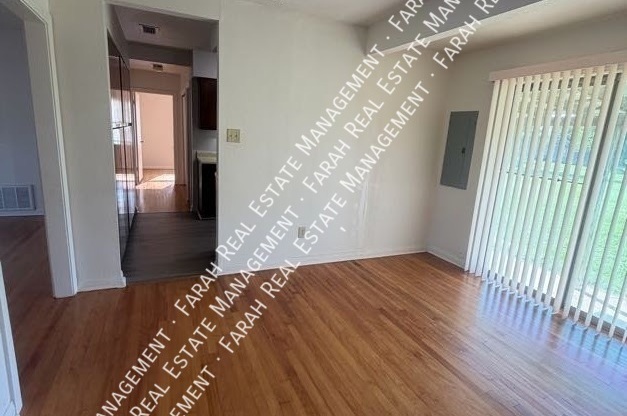 5400 FARAH PL