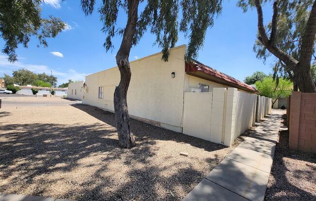 2725 E Tierra Buena