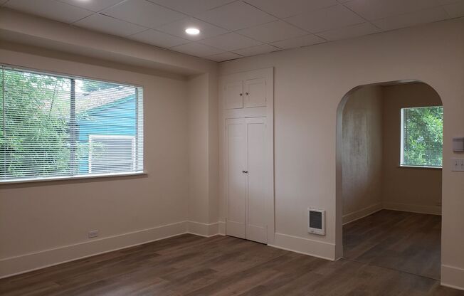 Arlington Pl. Triplex - EBB001