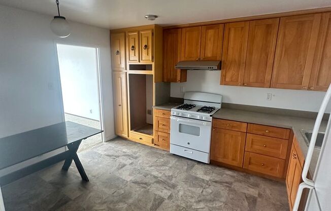 426 - 428 35th Avenue (1360r)