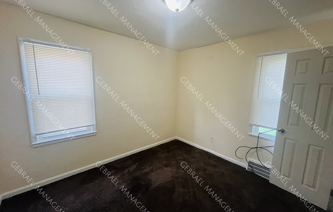 3 beds, 1 bath, 950 sqft, $1,495