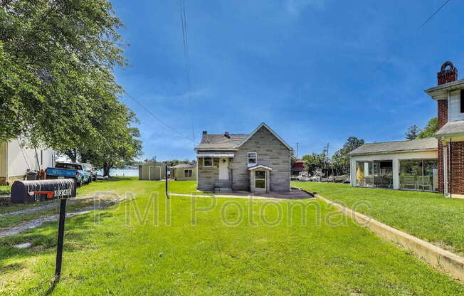 8349 BEAR CRK DR