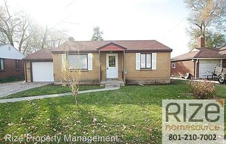 1172 S Redwood Dr