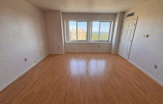1 bed, 1 bath, 804 sqft, $2,400, Unit 804