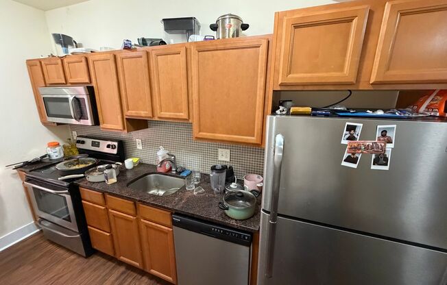 3 beds, 3 baths, 823 sqft, $1,695, Unit Unit 05
