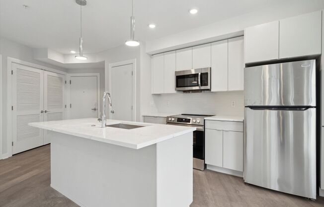 1 bed, 1 bath, 558 sqft, $1,500, Unit B428