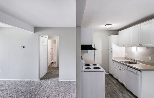 2 beds, 1 bath, 938 sqft, $1,400, Unit 21880 Coolidge - 203